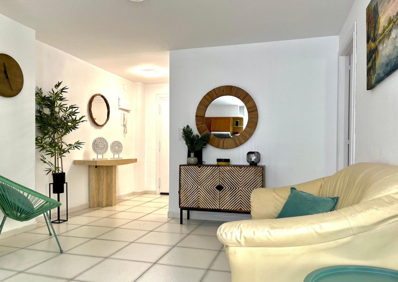 Modern Apartment On The Beach With Pool Calpe Exterior photo